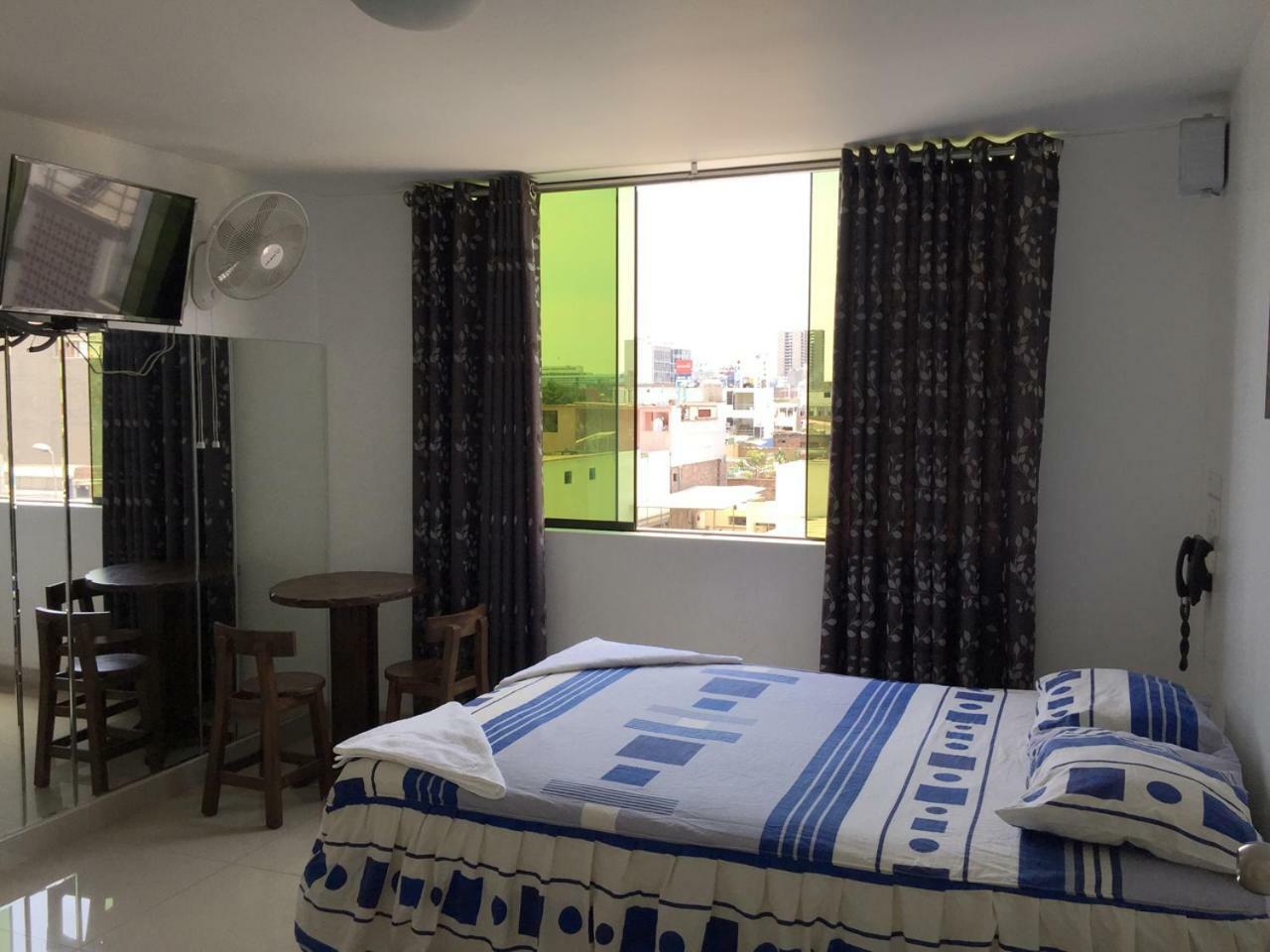 Hostal Suenos Lima Bagian luar foto
